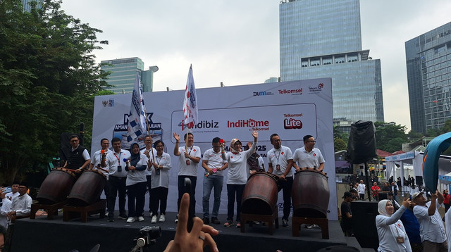 Telkomsel berangkatkan 1.100 pemudik dari kalangan pekerja sektor informal dalam program tahunan Mudik Hepi Telkomsel Poin 2025. Foto: Dok. Telkomsel