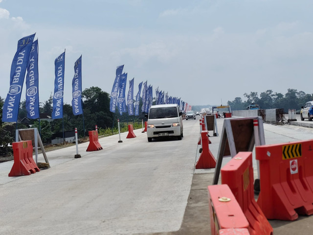 Suasana exit tol fungsional Tamanmartani, Kalasan, Kabupaten Sleman, Kamis (27/3). Foto: Arfiansyah Panji/kumparan