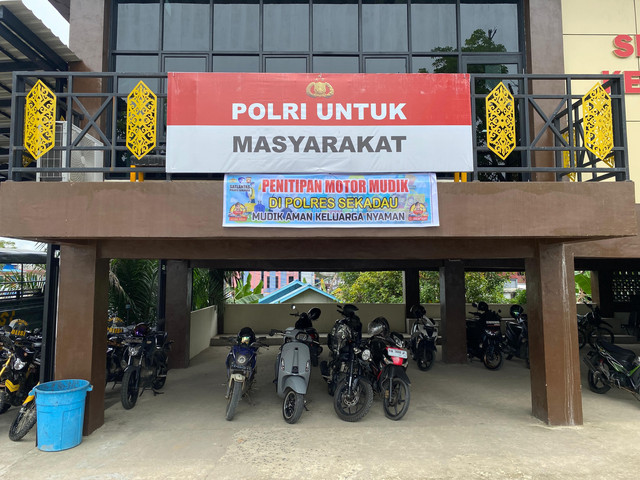Polres Sekadau menyediakan layanan penitipan motor gratis. Foto: Dok. Polres Sekadau