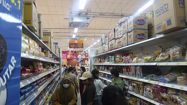 Suasana saat menyambut Hari Raya Nyepi di salah satu pusat supermarket, Bali, Kamis (27/3/2025). Foto: Denita BR Matondang/kumparan