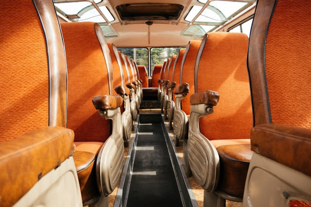 Rute sleeper bus Sinar Jaya. Foto hanya ilustrasi, bukan yang sebenarnya. Sumber: Unsplash/Elimende Inagella