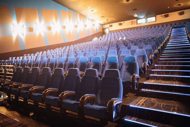 Ilustrasi film bioskop Lebaran 2025. Foto: Pexels/Bence Szemerey