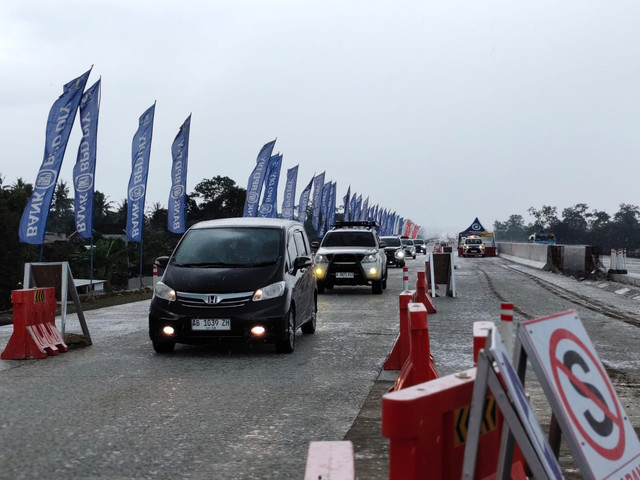 Suasana exit tol fungsional Tamanmartani, Kalasan, Kabupaten Sleman, Jumat (28/3/2025). Foto: Arfiansyah Panji/kumparan
