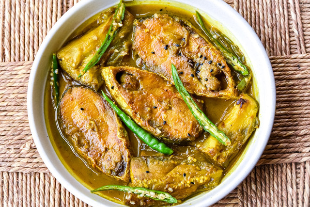 Ilustrasi Apakah Opor Ayam Boleh Dipanaskan Kembali, Foto: Unsplash/Abhik Paul