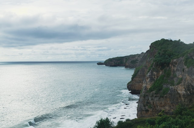 Itinerary wisata Gunung Kidul 1 hari. Foto: Heha Ocean View. Sumber: Unsplash/Ivan Samudra