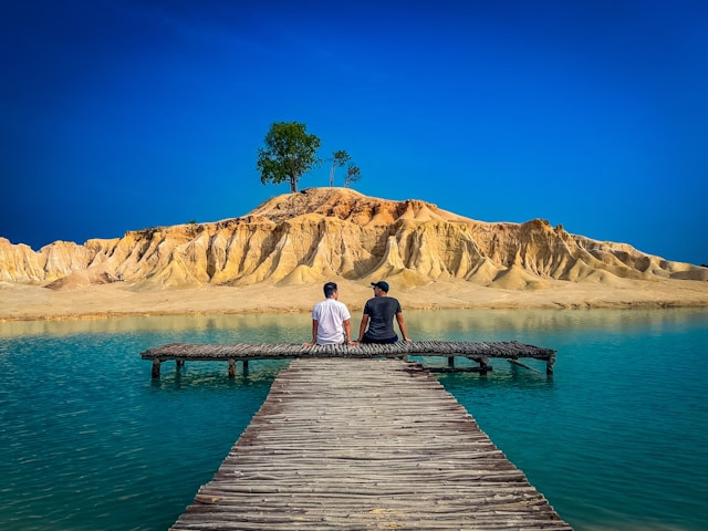 Ilustrasi sejarah kota Dumai. Foto: Bintan, John Marvin De Jose / Unsplash