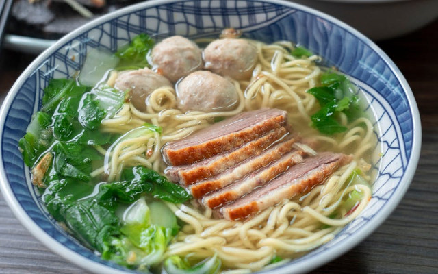 Bakso Enak di Malang. Foto hanya ilustrasi, bukan tempat sebenarnya. Sumber: pexels.com/Jimmy Liao