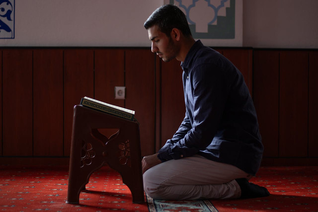 Bolehkah zakat mal diberikan kepada orang tua sendiri. Foto hanya ilustrasi, bukan yang sebenarnya. Sumber: Pexels/Emre Ateşoğlu