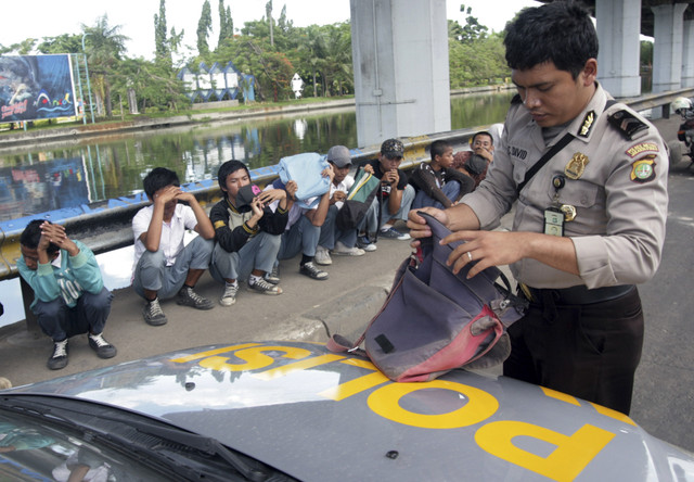 Ilustrasi Tawuran. Foto: Shutterstock