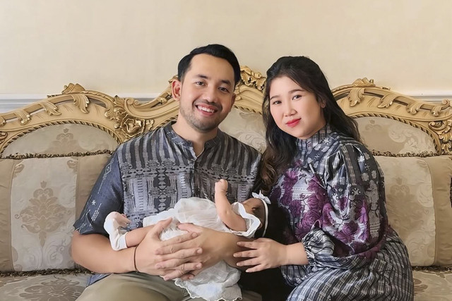 Lebaran pertama Kiky Saputri bersama sang anak. Foto: Instagram/ @kikysaputrii