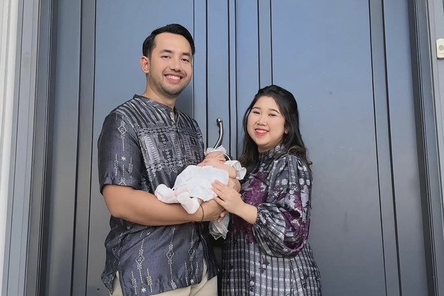 Lebaran pertama Kiky Saputri bersama sang anak. Foto: Instagram/ @kikysaputrii