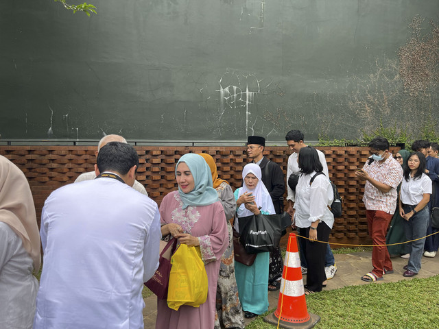 Suasana open house di rumah Anies Baswedan, Senin sore (31/3/2025). Foto: Alya Zahra/kumparan 