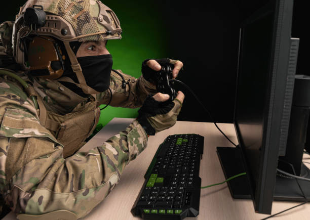 illustration showing the dangers of cyber attacks in hybrid warfare (Sumber: istock/Artrotozwork)