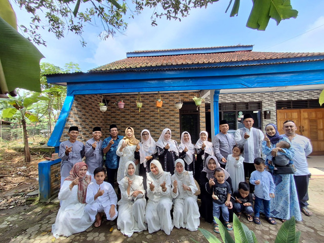Silahturahni Lebaran Kebahagiaan Keluarga Terpancar Di Hari Yang Fitri,Banyumas,Selasa (1/4/2025). Foto: Muthia Ananda