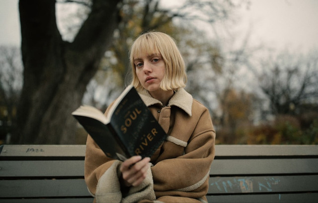 Ilustrasi Model Rambut Wanita 2025       Sumber Unsplash/Thought Catalog