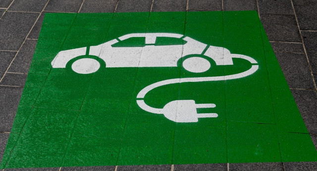 Ilustrasi Mobil Listrik di Bawah 100 Juta 2025 Sumber Unsplash/Michael Marais