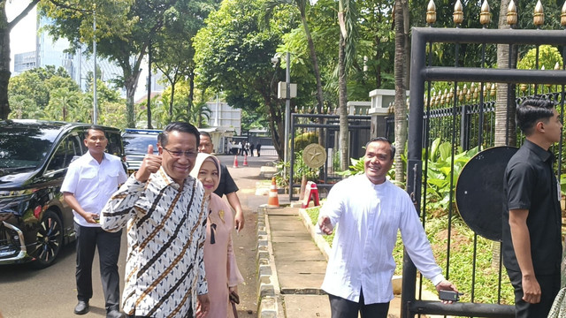 Menteri Hukum Supratman Andi Agtas menghadiri open house Ketua MPR RI Ahamd Muzani di kediaman dinasnya di Jl. Widya Chandra III, Jakarta Selatan, Rabu (2/4/2025). Foto: Zamachsyari/kumparan