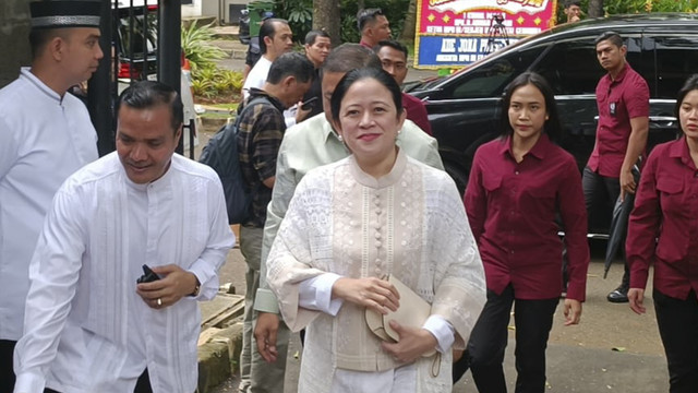 Ketua DPR RI Puan Maharani menghadiri acara open house Ketua MPR RI Ahmad Muzani di kediaman dinasnya, Jl. Widya Chandra III, Jakarta Selatan, Rabu (2/4/2025). Foto: Zamachsyari/kumparan
