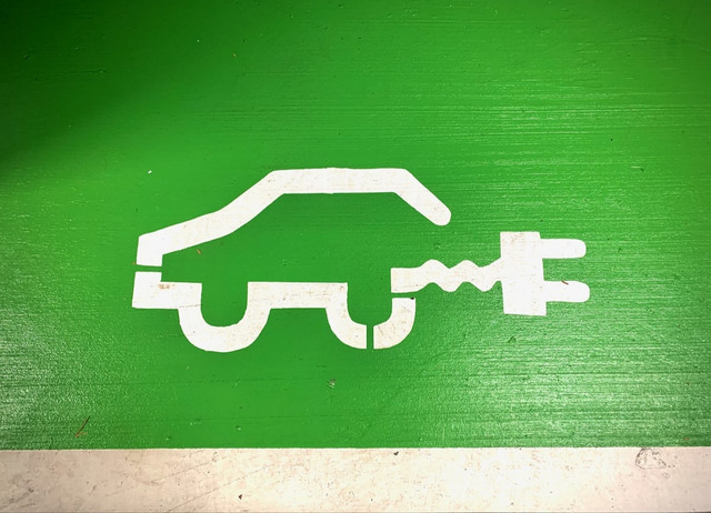 Ilustrasi Mobil Listrik China 2025     Sumber Unsplash/Ralph Hutter