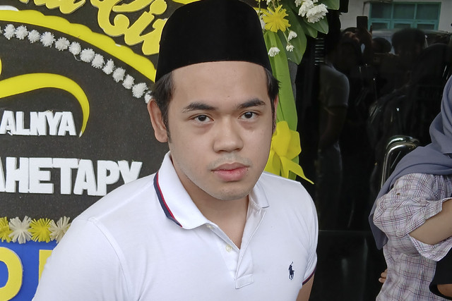 Raya (anak Ray) ditemui di rumah duka Ray Sahetapy di Sentosa RSPAD, Jakarta Pusat, Rabu (2/4/2025). Foto: Vincentius Mario/kumparan