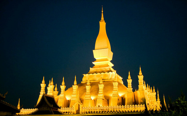 Tempat Wisata di Vientiane. Foto ilustrasi That Luang. Sumber foto: Unsplash-Life on the road
