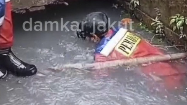 Seorang warga menghubungi kantor Sudin Gulkarmat Jakarta Utara jam 12:25 meminta bantuan pertolongan kepada pemadam. Foto: Instagram/ @damkarjakut