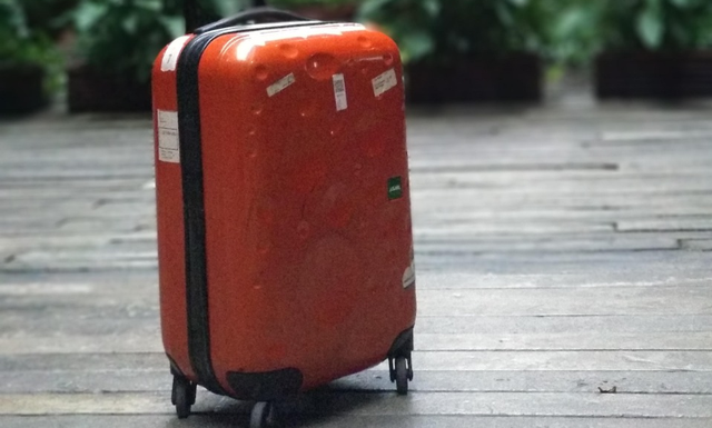 Ilustrasi rekomendasi koper tanpa resleting. Sumber foto: Pixabay/ BroMusadeq