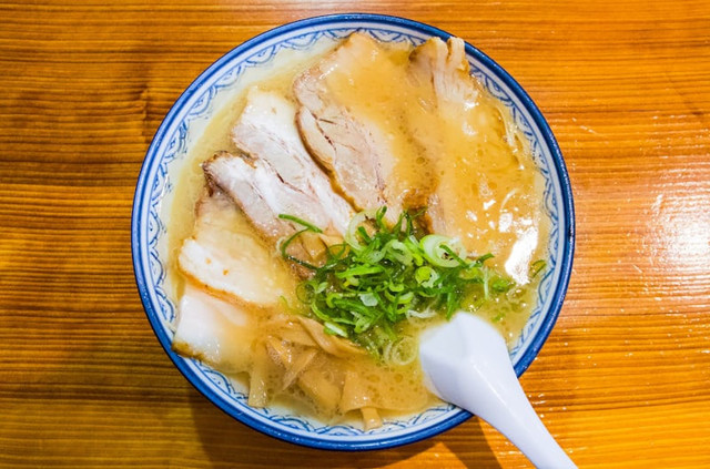 kuliner Pontianak. Foto hanyalah ilustrasi bukan tempat sebenarnya. Sumber: Unsplash/Frank from 5 AM Ramen