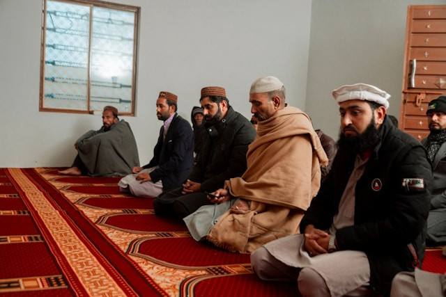 Ilustrasi Doa Halal Bihalal Menyentuh Hati. Foto: dok. Unsplash/Assad Tanoli