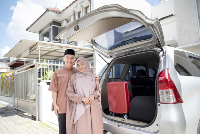 Perjalanan jauh lebih tenang dengan fitur asuransi mudah dari BRImo. Foto: Shutterstock