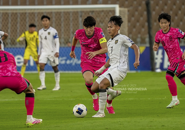 Muhamad Zahaby Gholy pemain Timnas Indonesia U-17 beraksi saat melawan Korea Selatan U-17 dalam pertandingan Grup C Piala Asia U-17 2025 di Arab Saudi, Jumat (4/4/2025). Foto: Dok. PSSI