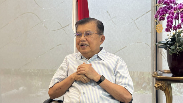 Jusuf Kalla di rumah pribadinya daerah Brawijaya Raya.  Foto: Ave Airiza Gunanto/kumparan