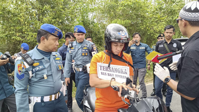 Rekontruksi kasus pembunuhan wartawati di Banjarbaru, Kalimantan Selatan, Sabtu (5/4/2025). Foto: Istimewa