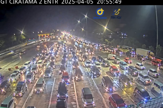 Arus lalu lintas di ruas Tol Trans Jawa pada Sabtu (5/4/2025). Foto: Dok. CCTV Jasa Marga