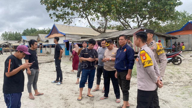 6 Wisatawan dilaporkan tenggelam di Pantai Amani Pinrang, Sulawesi Selatan. Pada Sabtu (5/4) sore. Foto: Tim kumparan