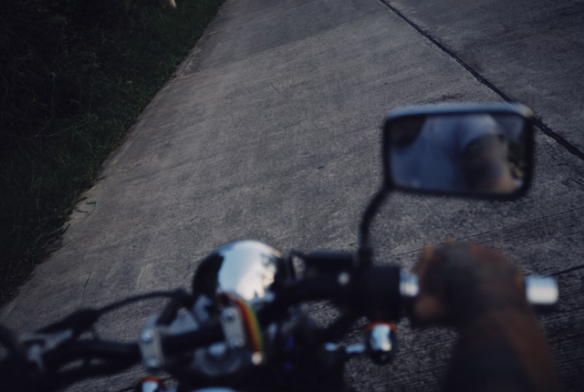 Ilustrasi tarif gojek per km 2025. Sumber: Unsplash/Alexey Demidov