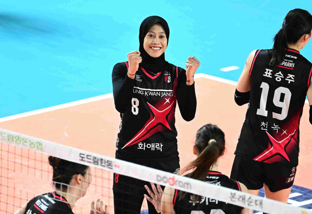 Megawati Hangestri saat Red Sparks vs Pink Spiders dalam partai ketiga final Liga Voli Korsel 2024/25 di Chungmu Gymnasium, Daejeon, Jumat (4/4). Foto: kovo.co.kr