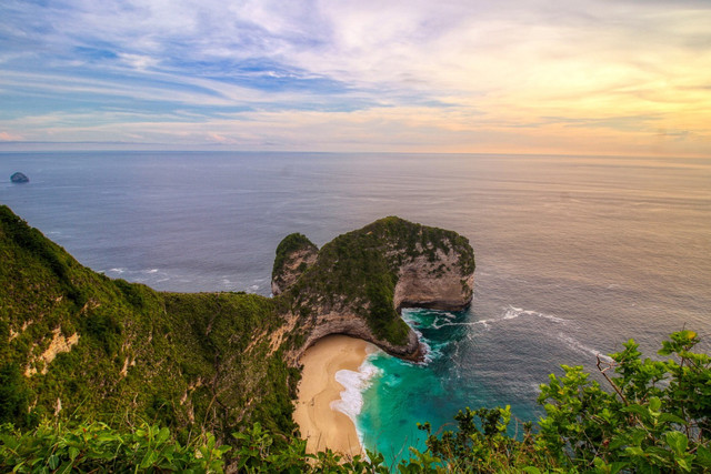 Pemandangan Indah dari Nusa Penida, Bali (https://pixabay.com/id)