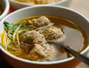 Ilustrasi Penyebab Bakso Tidak Bulat,Foto:Pexels/Phan Cuong