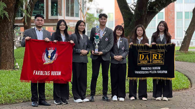 Fakultas Hukum (FH) Universitas Pelita Harapan (UPH) meraih Juara Ketiga dalam AKASA Law Fair 2025.