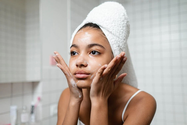 Ilustrasi Macam-macam face wash Hada Labo dan manfaatnya. Sumber : Pixabay/Pexels