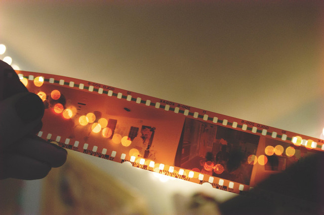Ilustrasi manfaat menonton film dokumenter, Foto: Pixabay/gagnonm1993