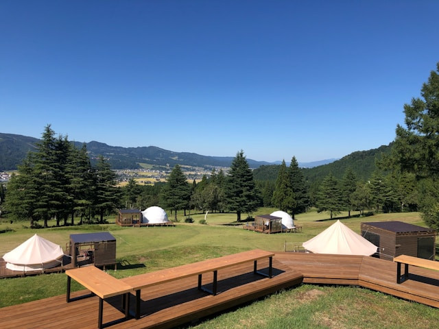 Glamping di Majalengka. Foto hanya ilustrasi, bukan tempat sebenarnya. Sumber: Unsplash/Tatsuya Yagi