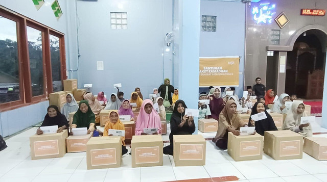 Sebanyak 44 Paket Sembako untuk Anak Yatim dan dhuafa telah disalurkan oleh BTPN Syariah dan DT Peduli (Sumber : DT Peduli)