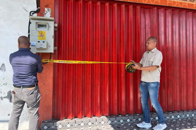 Lokasi kebakaran rumah makan Depot Kebuli Tarim, Selasa (8/4/2025). Foto: Polres Pasuruan Kota