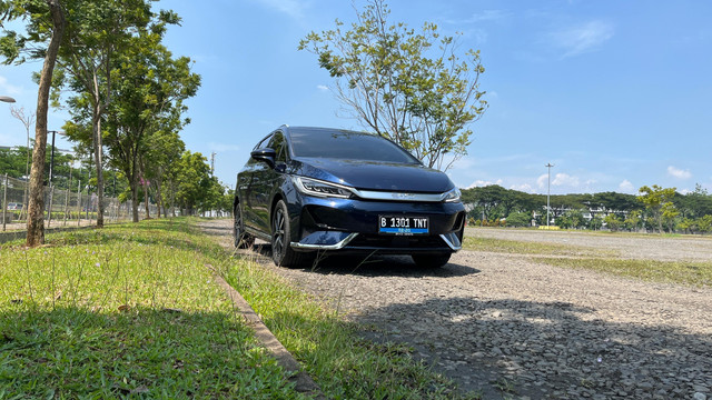 Mobil listrik BYD M6. Foto: Aditya Pratama Niagara/kumparan