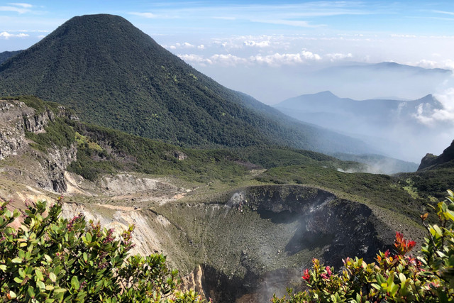 Ilustrasi Gunung Gede. Foto: Shutterstock