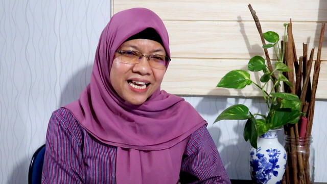 Ibu Tunggal, aktivis perempuan akar rumput yang kuliah diusia kepala lima (foto: dok.pribadi)