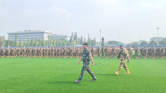 Panglima TNI Jenderal TNI Agus Subiyanto dalam upacara pemberangkatan Satgas TNI Kontingen Garuda UNIFIL 2025, di Lapangan PRIMA Mabes TNI, Cilangkap, Cipayung, Jakarta Timur, Rabu (9/4/2025). Foto: Fadhil Pramudya/kumparan