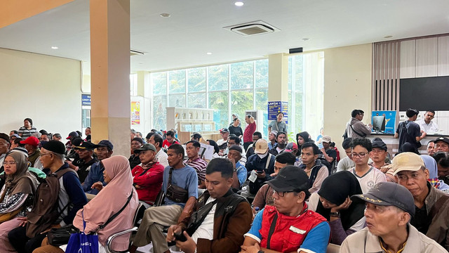 Suasana Samsat Kota Depok II, Jawa Barat, Rabu (9/4). Foto: Rayyan Farhansyah/kumparan